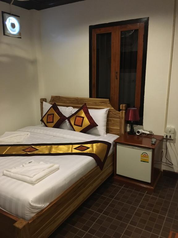 Central Backpacker Hostel หลวงพระบาง ภายนอก รูปภาพ