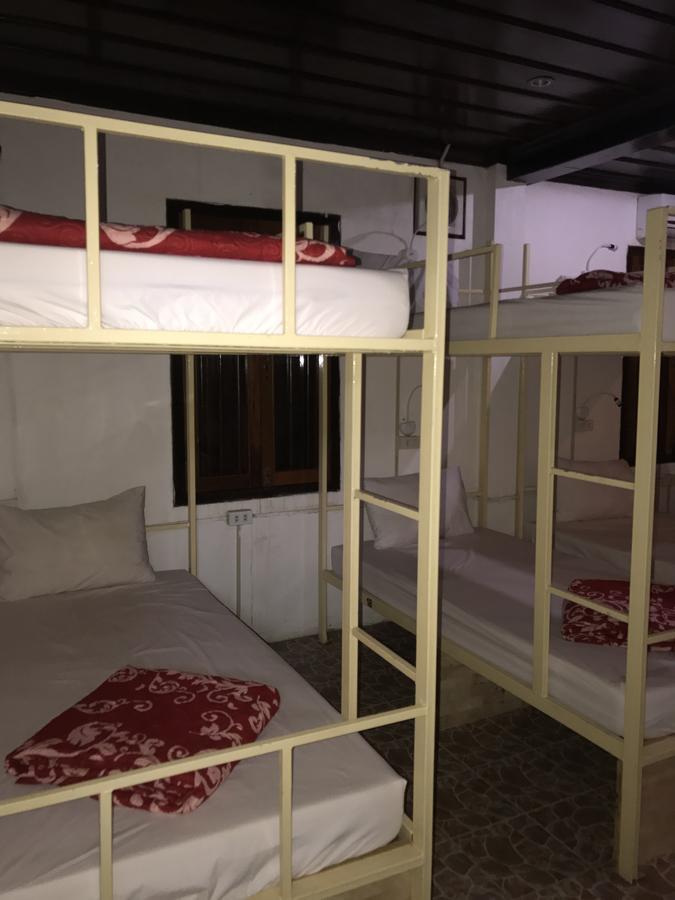 Central Backpacker Hostel หลวงพระบาง ภายนอก รูปภาพ